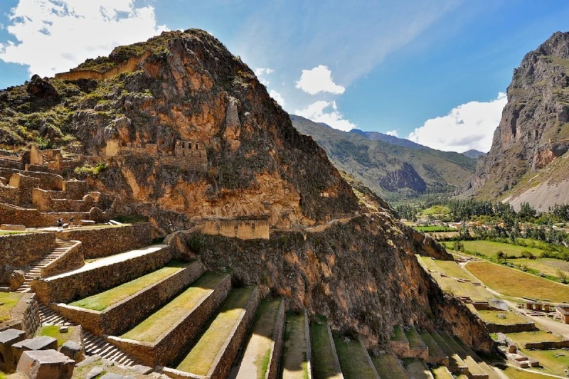 Traversing Ollantaytambo: The Gateway to the Sacred Valley